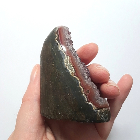 Rainbow Amethyst Cutbase - Picture 4 of 4